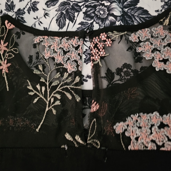 Women's Maurices Top - Picture 5 of 6